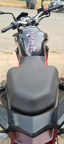 Imagen 5 de 17 de Benelli Tnt 300