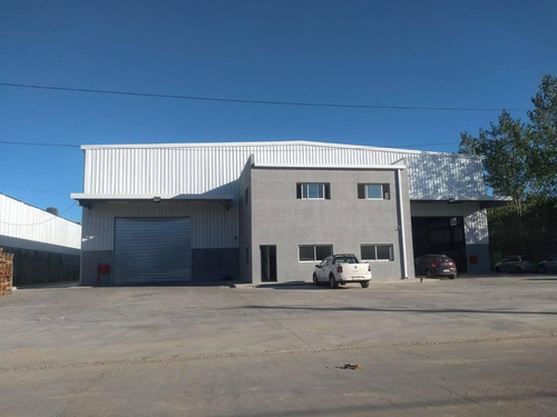 Venta / Alquiler - Galpon Con Oficinas Y Playon Exterior - Parque Industrial General Rodriguez