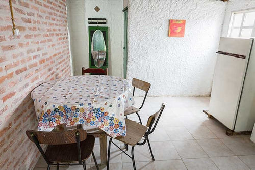 Vendo Complejo Con 6 Casas En Predio De 800m2, Escriturado
