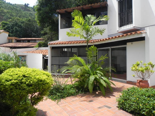 Imagen 2 de 14 de Remato Bella Casa En Prados Del Este