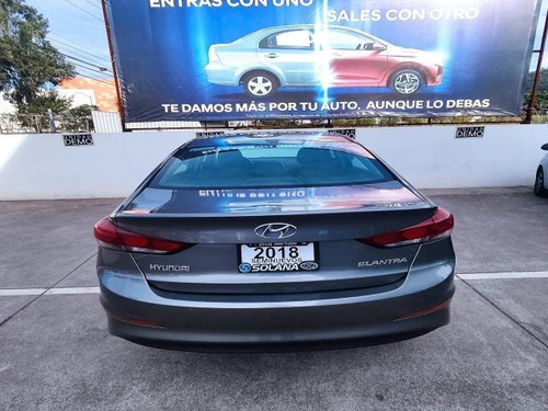 Imagen 7 de 10 de Hyundai Elantra Sedan 4p Gls L4/2.0 Aut