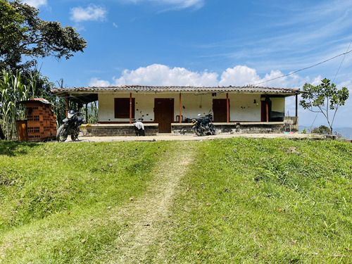 Se Vende Finca Con Casa De Bahareque En Santo Domingo, Antioquia 