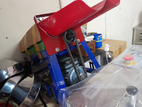 Imagen 3 de 3 de Desgranadora De Maiz 300kg X Hra 1/2hp 220v Monofasica