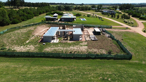 Casa En Venta De 4 Dormitorios En Pueblo Mio (ref: Bpv-9753)