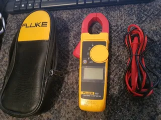 Amperímetro Fluke 323
