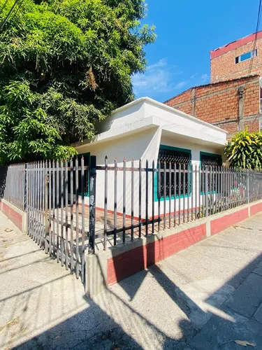 Vendo Casa Esquinera En Salomia Excelente Oportunidad De Inversión