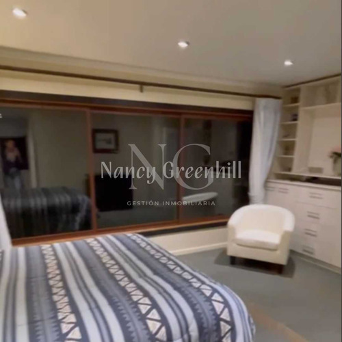 Rebajada Casa Con Inmejorable Vista Y Piscina (108944)