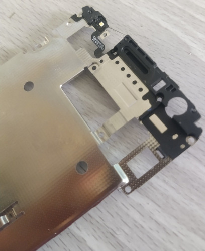 Lamina Intermedia Para Motorola X4 Con Auricular (Usado)