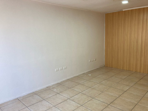 Casa Comercial En Arriendo/ Oficina/ Centro Medico