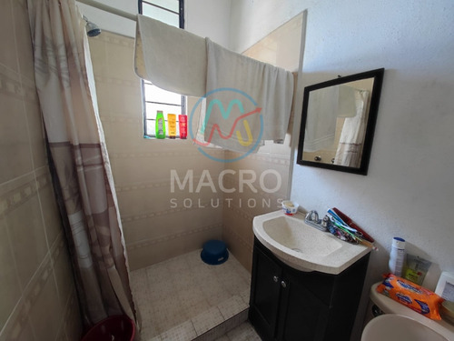 Casa En Venta En Col. Puxtla Con Amplio Jardín Y 7 Habitaciones