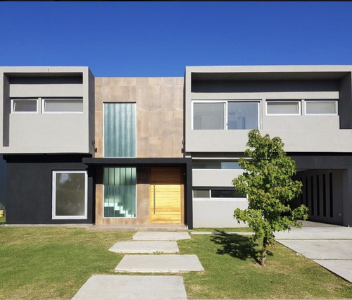 Imagen 2 de 9 de Excelente Casa A Estrenar En Weston Barrio Cerrado.