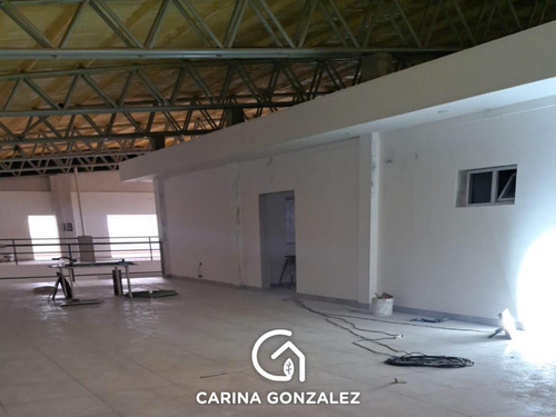 Edificio Comercial En Centenario Base Operativa