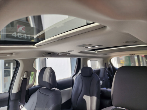 Imagen 14 de 25 de Kia Carnival 2023 2.2 Crdi Premium Avn