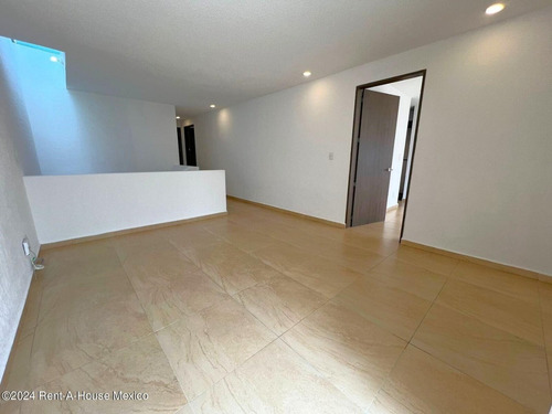 Condominio Inspira Zibata Casa Ubicada En Esquina De 223 M2 Con 3 Recamaras Y Con Cuarto De Servicio Qh745*25