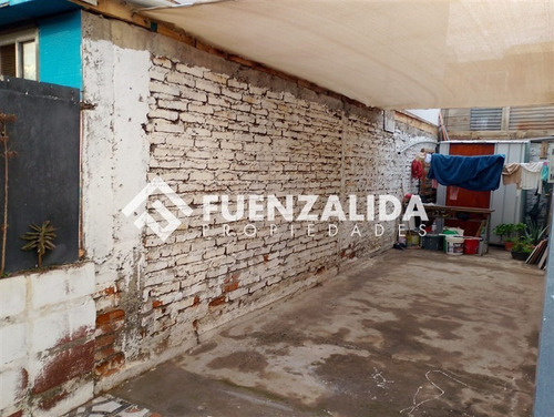 Casa En Venta De 2 Dorm. En Puente Alto