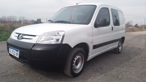 Imagen 1 de 10 de Peugeot Partner 2016 1.6 Hdi Furgon Confort