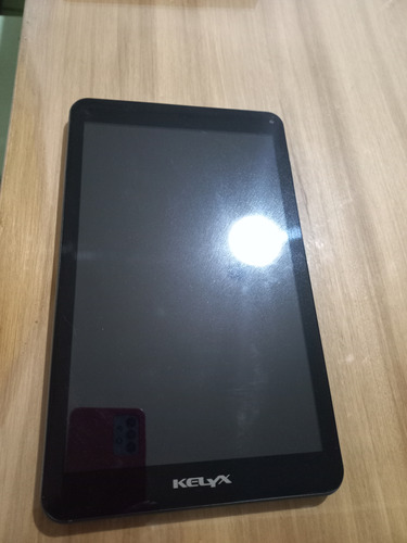 Tablet Kelix Modelo W1044. Con Caja. Con Cable. No Anda.