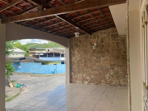 Imagem 9 de 9 de Casa 3 Quartos, 3 Banheiros, 2 Salas, Garagem Para 3 Carros