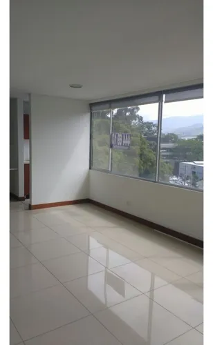 Venta Oficina En Block Empresarial Avenida El Poblado . Inversión