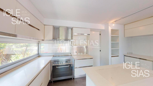 Casa En Venta Al Lago Con 4 Dormitorios En Los Castores Nordelta