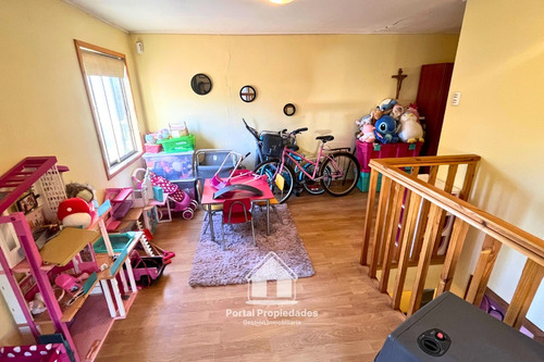 Amplia Casa, 4 Dormitorios, 3 Baños, Peñalolén