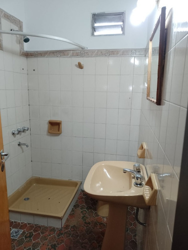 Imagen 6 de 11 de Venta De Departamento De Dos Ambientes En Adrogué