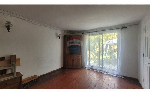 Se Vende Amplia Casa En La Comuna De Macul