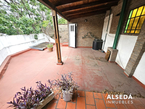 Casa En República De La Sexta - 2 Dor - Quincho
