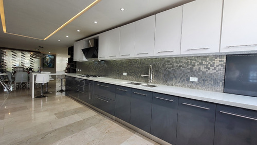 Apartamento En Venta En La Alta Florida, Municipio Libertador