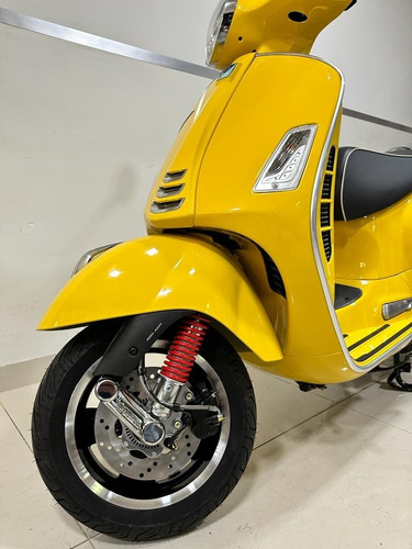 Imagen 14 de 15 de Vespa Super 300 Hpe Scooter Retro Permutas Bbva Tasa 0 %