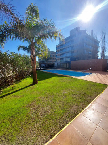 Apto En Rambla 3 Dorm 2 Baños Con Jardín Y Parrilla Exclusiv