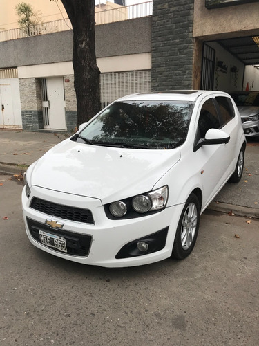 Imagen 2 de 10 de Chevrolet Sonic Ltz 5p
