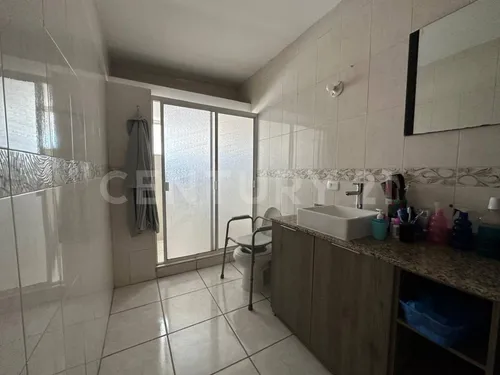 Casa Venta, Un Piso En Esquina, Col. Mirador, Chihuahua