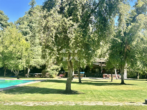 Casa En Venta De 3dorm En Suite Chicureo Poniente Colina