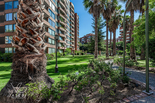 Departamento En Venta De 4 Dorm. En Vitacura