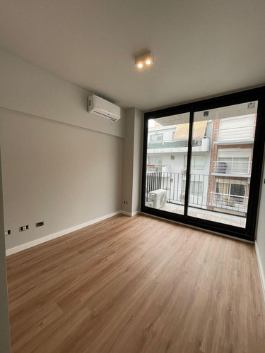 Dos Ambientes En Un Piso Alto - Belgrano - Nubi Aguilar