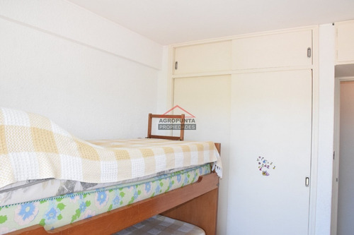 Apartamento En Peninsula 2 Dormitorios- Ref: 4785