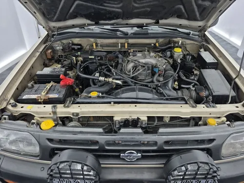 Nissan Pathfinder 3.3 R50 Std