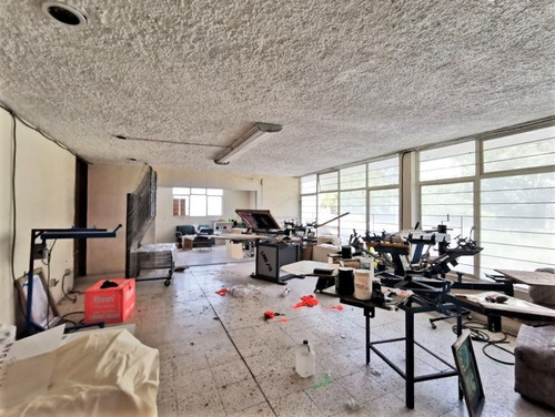 Edificio De 1,036m2 / Uso De Suelo Mixto