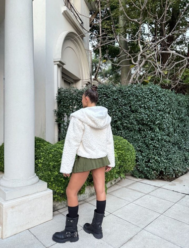 Campera Tipo Tapado Con Capucha Tendencia Talle S - L Bg
