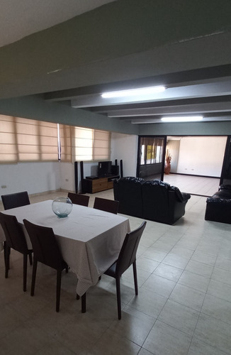 Imagen 6 de 20 de Penthouse - Apartamento En Venta En La Urb. Mañongo, Res. Frambil