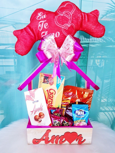 Imagem 2 de 6 de Cesta Chocolates Com Urso De Coração Namorada Mãe Madrinha
