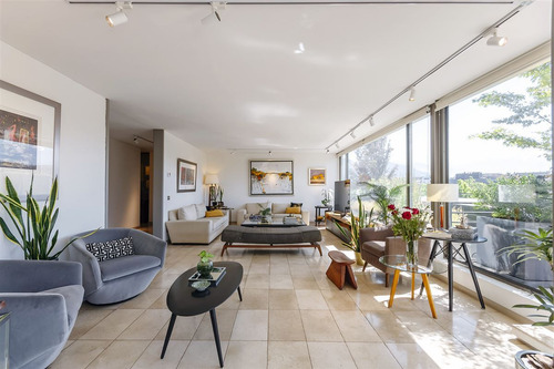 Departamento En Venta De 6 Dorm. En Vitacura