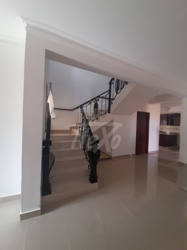 Imagen 11 de 16 de Amplia Casa Con Un Gran Patio En Santiago Llanos De Gurabo (jpc-215)
