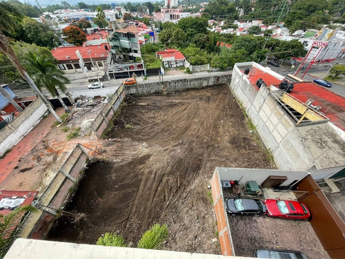 Totalmente Limpio, Listo Para Construir Sobre Av. Cuahtemoc