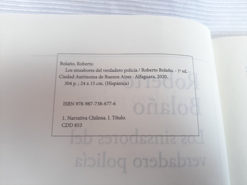 Imagen 5 de 6 de Los Sinsabores Verdadero Policia Roberto Bolaño Alfaguara