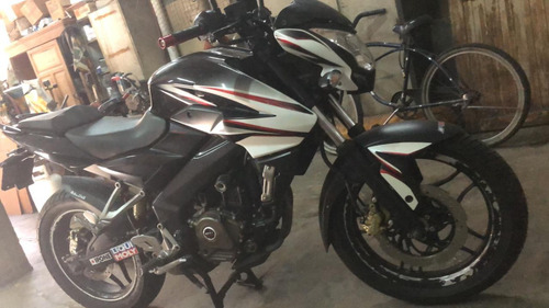 Rouser Ns 200