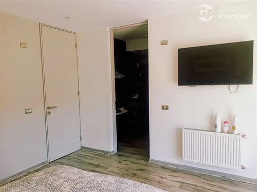 Moderna Casa De 2 Pisos En Calera De Tango. ¡amoblada!