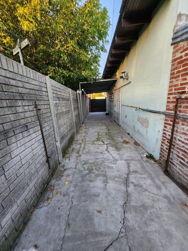 Casa En Venta - 3 Dormitorios 1 Baño - Cochera - 315mts2 - Ensenada