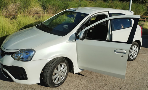 Toyota Etios 1.5 sedan XLS 6M/T